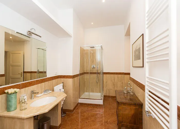 Prestigious Via Barberini * Roma