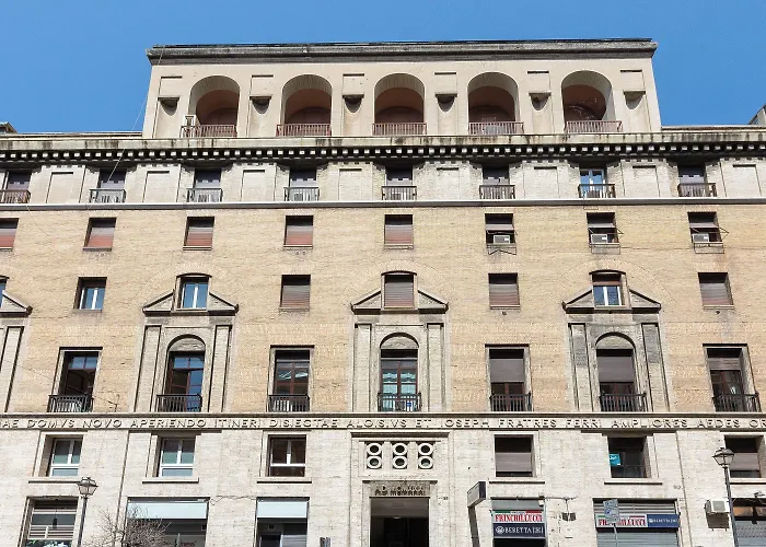 Prestigious Via Barberini Apartman