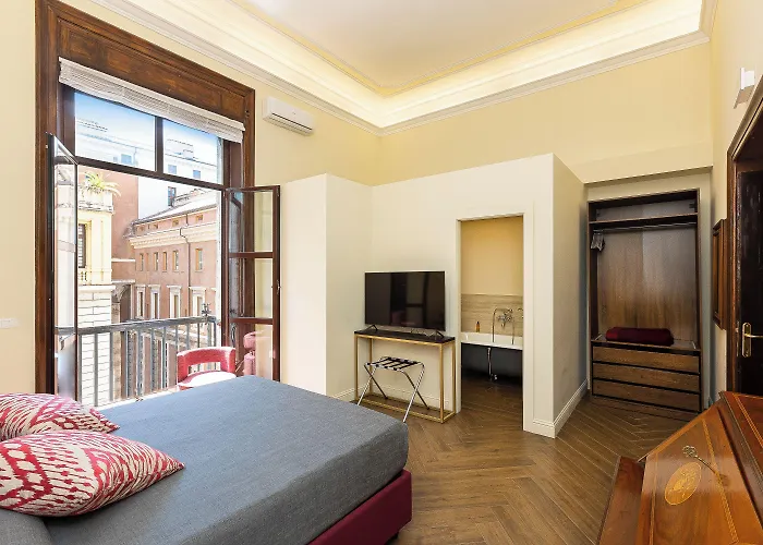 Prestigious Via Barberini Apartman