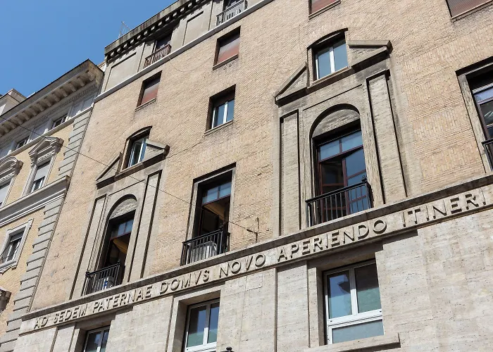 Prestigious Via Barberini Apartman *