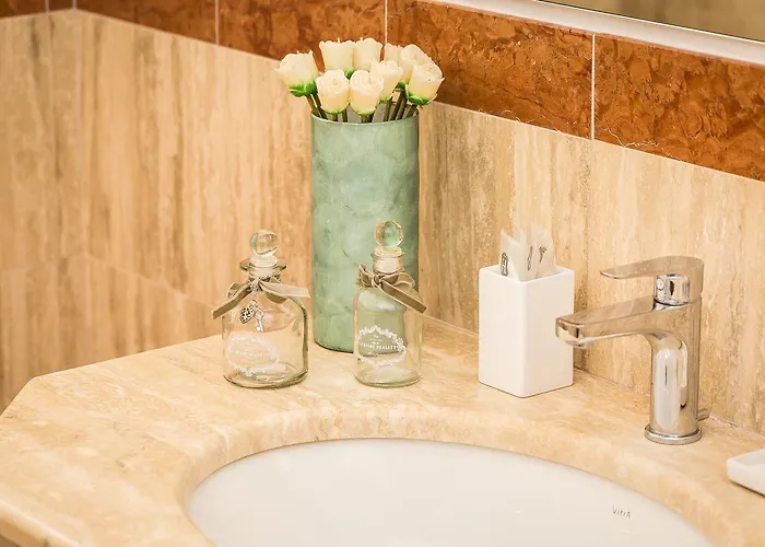 Prestigious Via Barberini Apartamento Roma