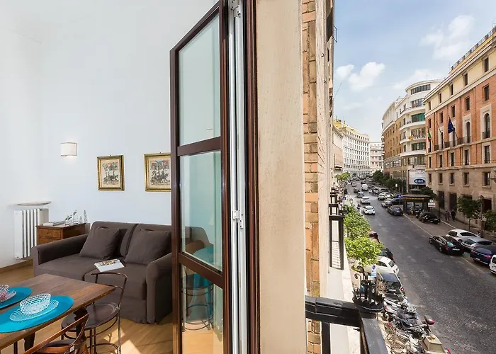 Prestigious Via Barberini Apartamento