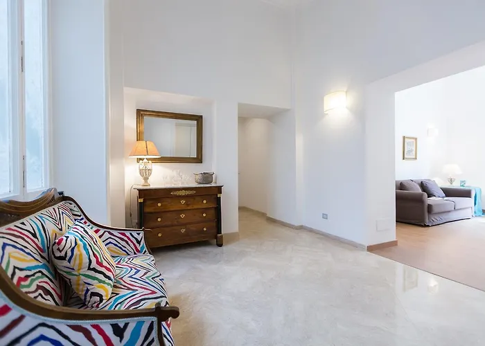Prestigious Via Barberini Apartamento *